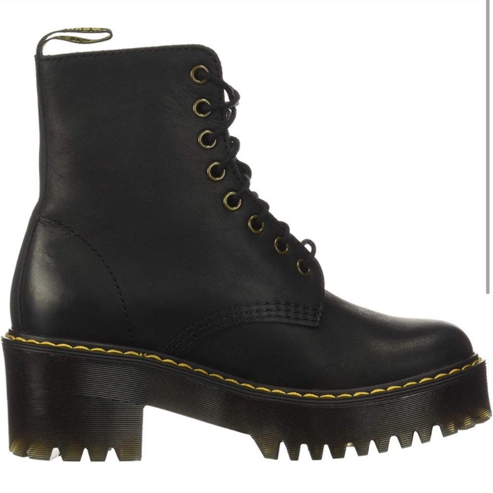 Dr. Martens womens shriver